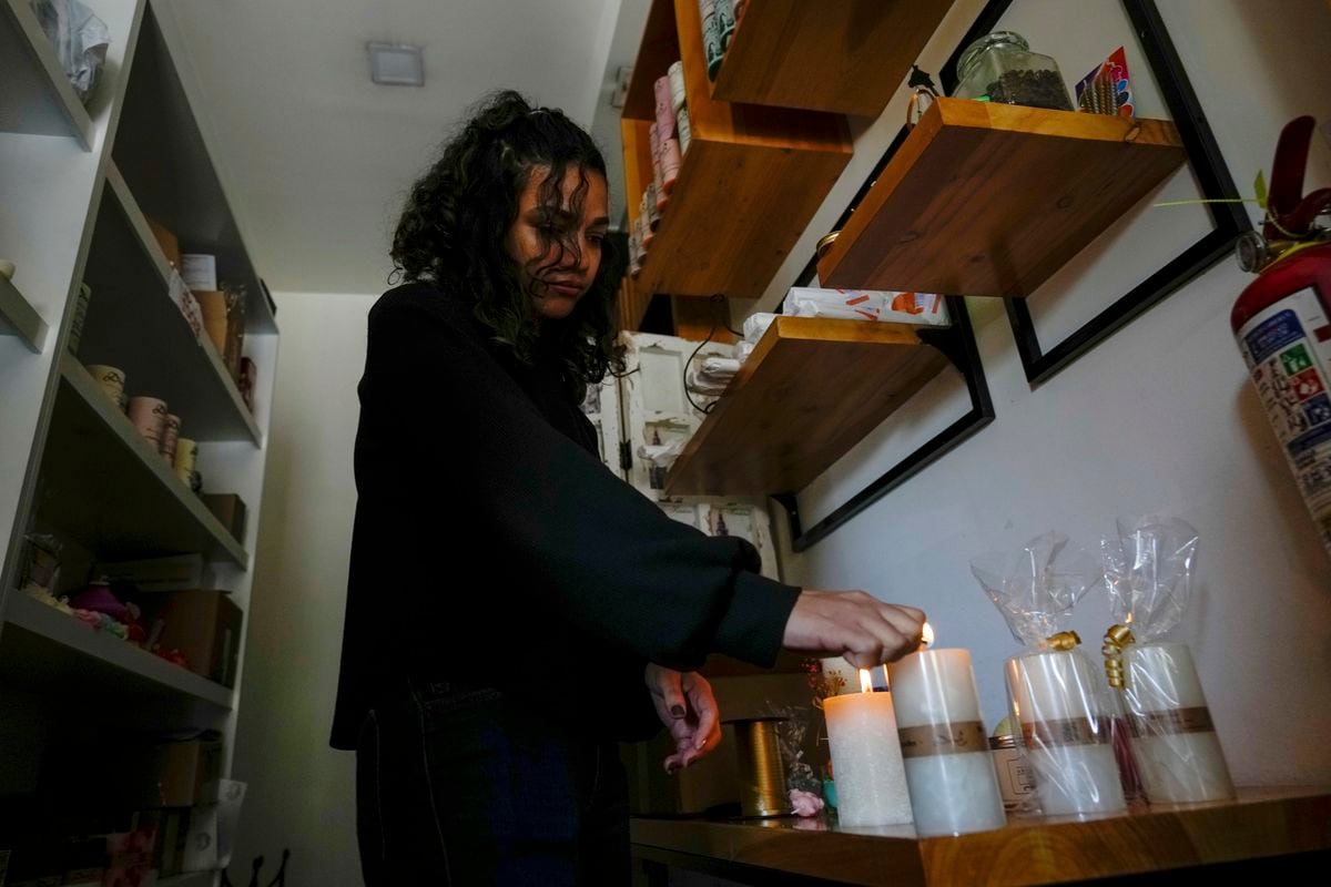 Ecuador suffers six-hour blackouts and Noboa calls for the resignation of the Energy Minister