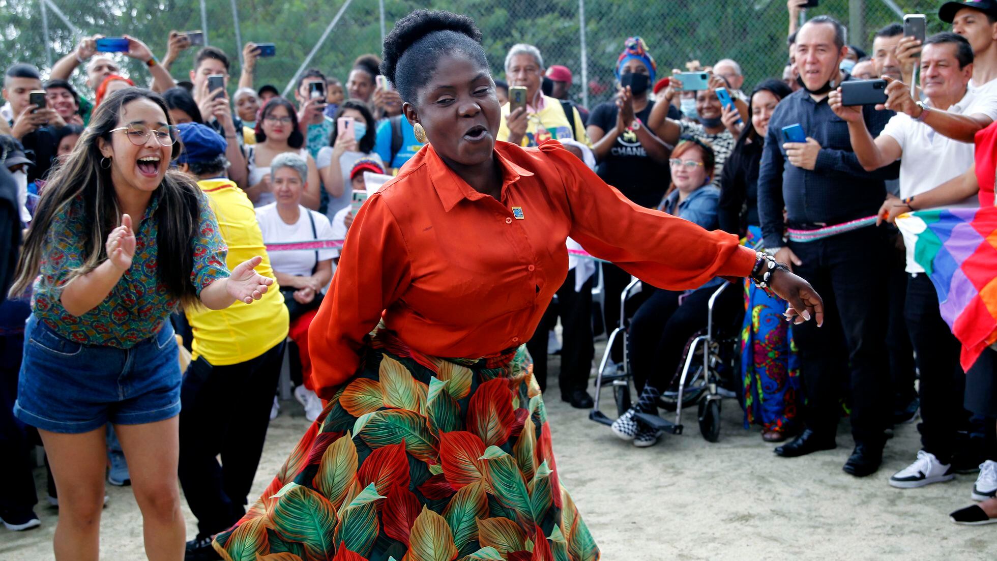 Vestirse todos los días con su tierra: la política del vestido de Francia  Márquez | EL PAÍS América Colombia