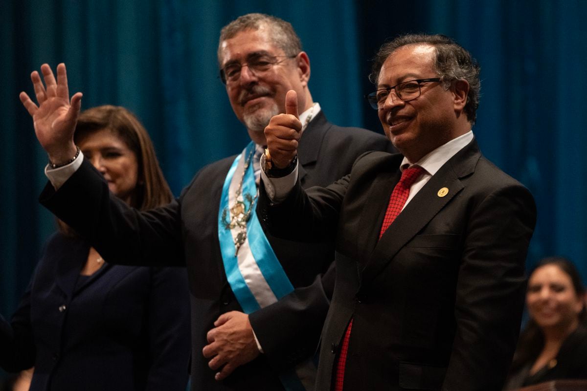 Petro puts Colombia's diplomatic weight behind Arevalo in Guatemala