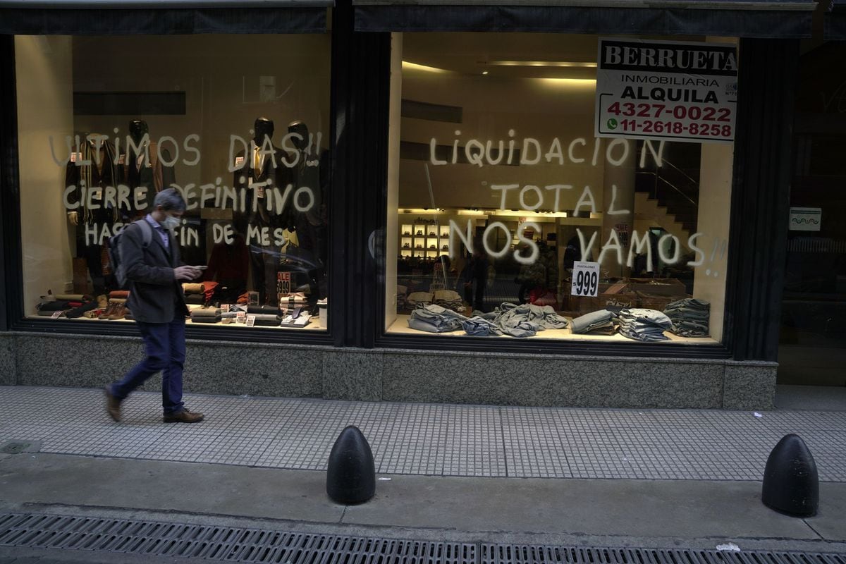 Argentina's inflation exceeds 100% for the first time since 1990