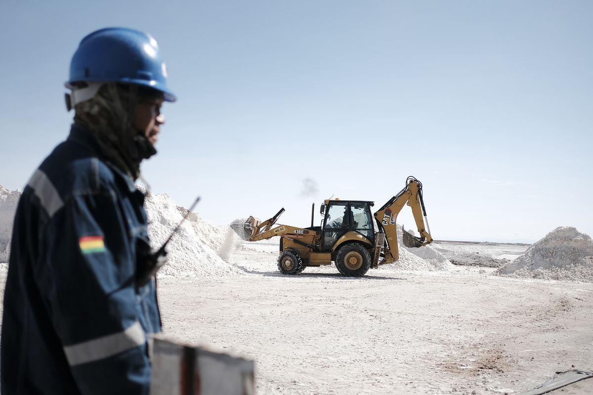 Bolivia opens a second lithium offer as it seeks to fill its fiscal gap