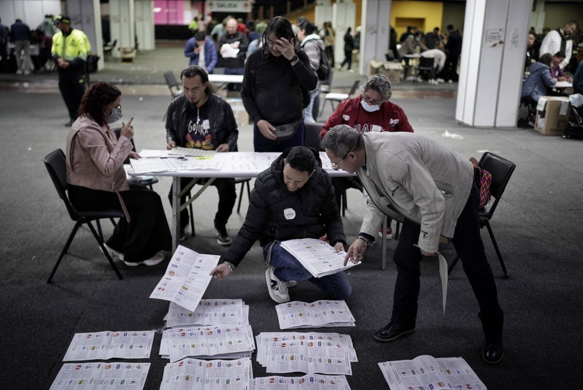 Elecciones regionales en Colombia 2023, en vivo | Galán encabeza y Oviedo adelanta a Bolívar en los resultados por la Alcaldía de Bogotá con el 26% escrutado