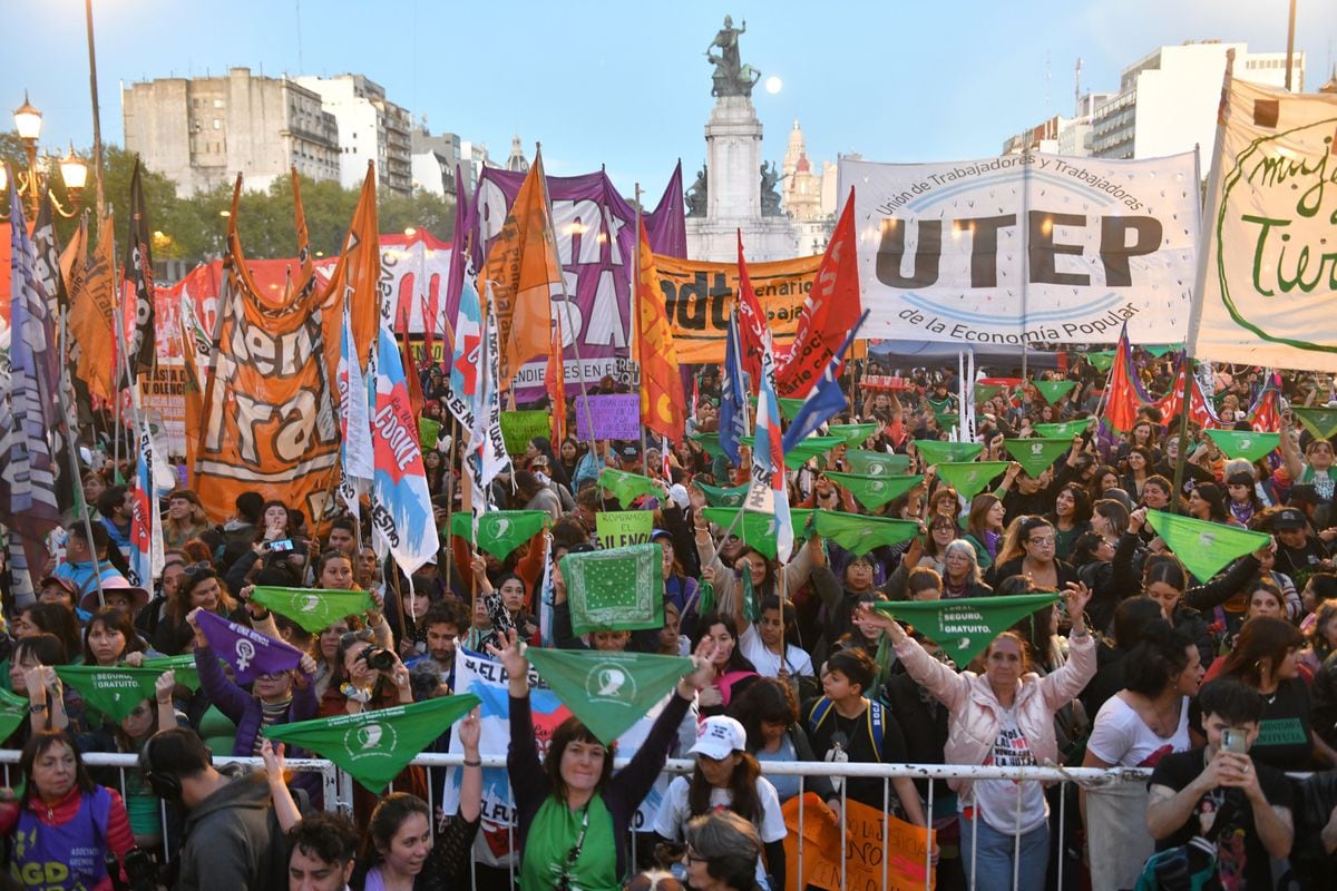 Argentine feminism mobilizes against Javier Milei