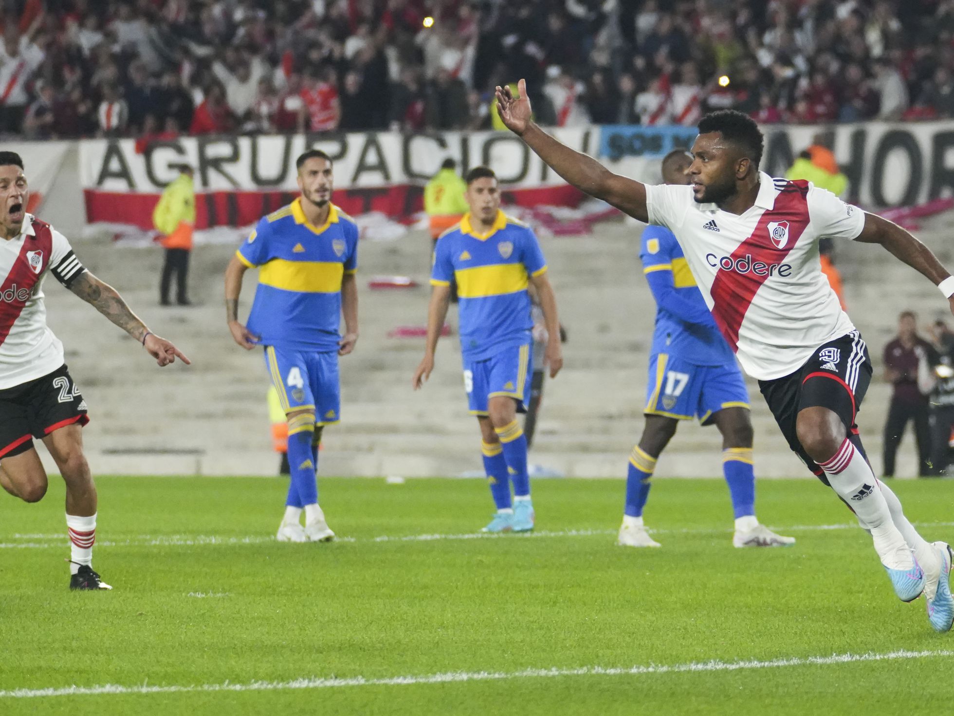 Los superclásicos argentinos entre River Plate y Boca Juniors son cada vez  más colombianos
