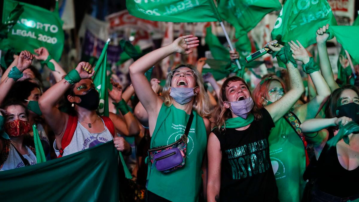 El partido de Milei presenta proyecto para derogar el aborto en Argentina