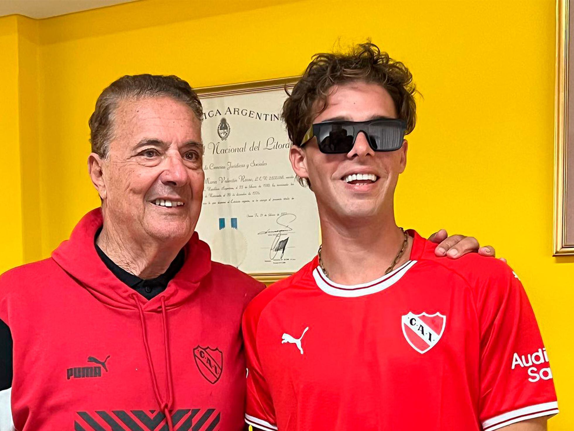 Santi Maratea: Un 'influencer' argentino reúne un millón de dólares en 24  horas para salvar al club Independiente